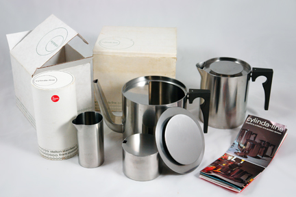 Arne Jacobsen vintage 1960s stainless steel Cylinda-line tea set designed for Danish manufacturer Stelton Arne Jacobsen vintage 1960s stainless steel Cylinda-line tea set designed for Danish manufacturer Stelton