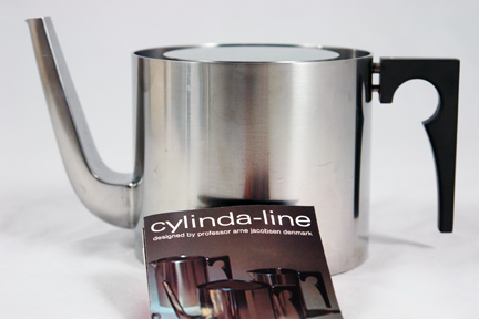 Arne Jacobsen Cylinda Line stainless steel tea set designed for Stelton Arne Jacobsen Cylinda Line stainless steel tea set designed for Stelton